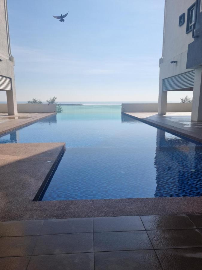 Seaside Haven Homestay Seaview Unit With Pool Opposite Ktcc & Mayang Mall - Pangsapuri Ladang Tanjung Kuala Terengganu Ngoại thất bức ảnh